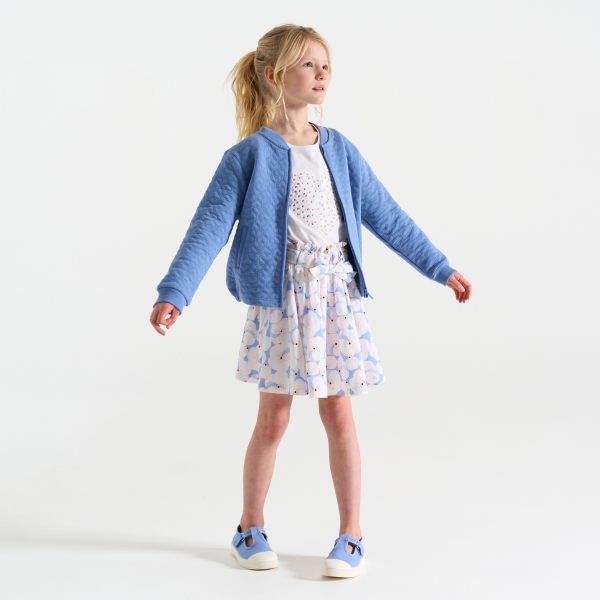 تنورة زرقاء اللون واسعة مطبوع عليها للفتيات